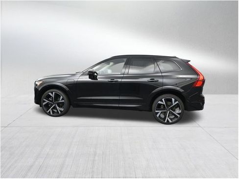 New 2026 Volvo XC60 T8 Ultra AWD/4WD image 2