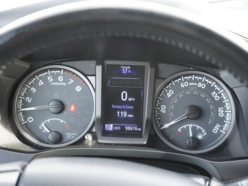 Used 2019 Toyota Tacoma TRD Off-Road image 28