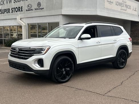 New 2026 Volkswagen Atlas SE FWD image 3