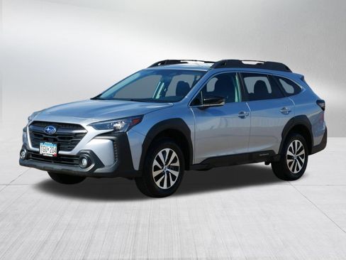 Certified 2025 Subaru Outback Premium image 3