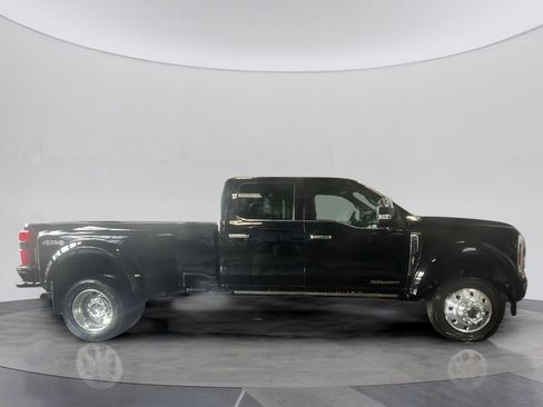 Certified 2024 Ford F450 Platinum w/ Camper Package AWD/4WD image 7