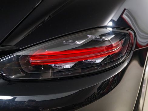 Used 2022 Porsche 718 Cayman S image 32