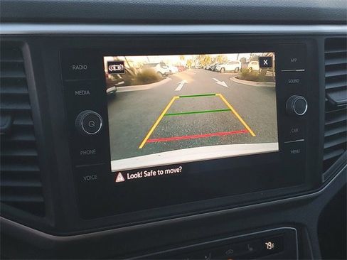 Used 2021 Volkswagen Atlas Cross Sport SE image 25