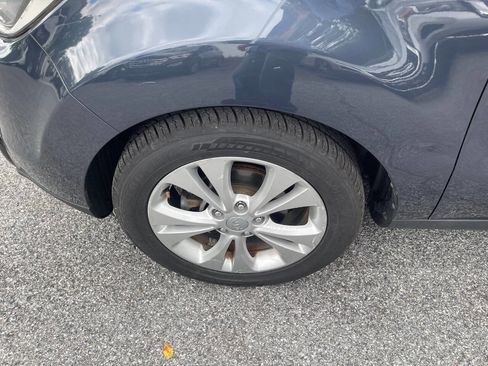 Used 2016 Kia Soul + FWD image 34