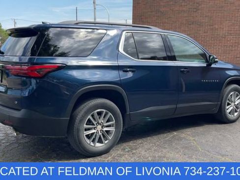Used 2023 Chevrolet Traverse LT FWD image 8