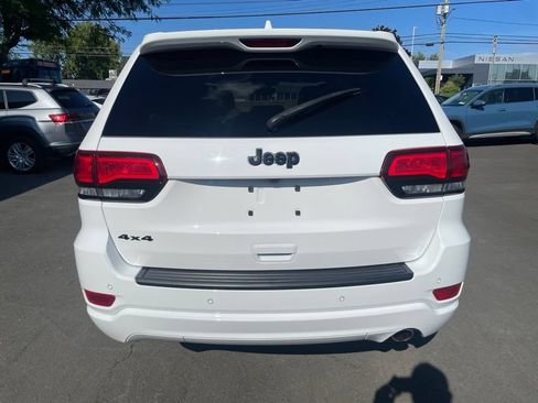 Used 2022 Jeep Grand Cherokee Laredo X AWD/4WD image 4