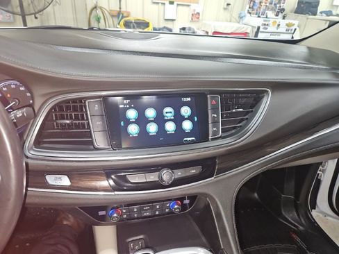 Used 2018 Buick Enclave Premium AWD/4WD image 17