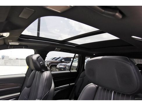 New 2027 Cadillac Vistiq Luxury AWD/4WD image 24