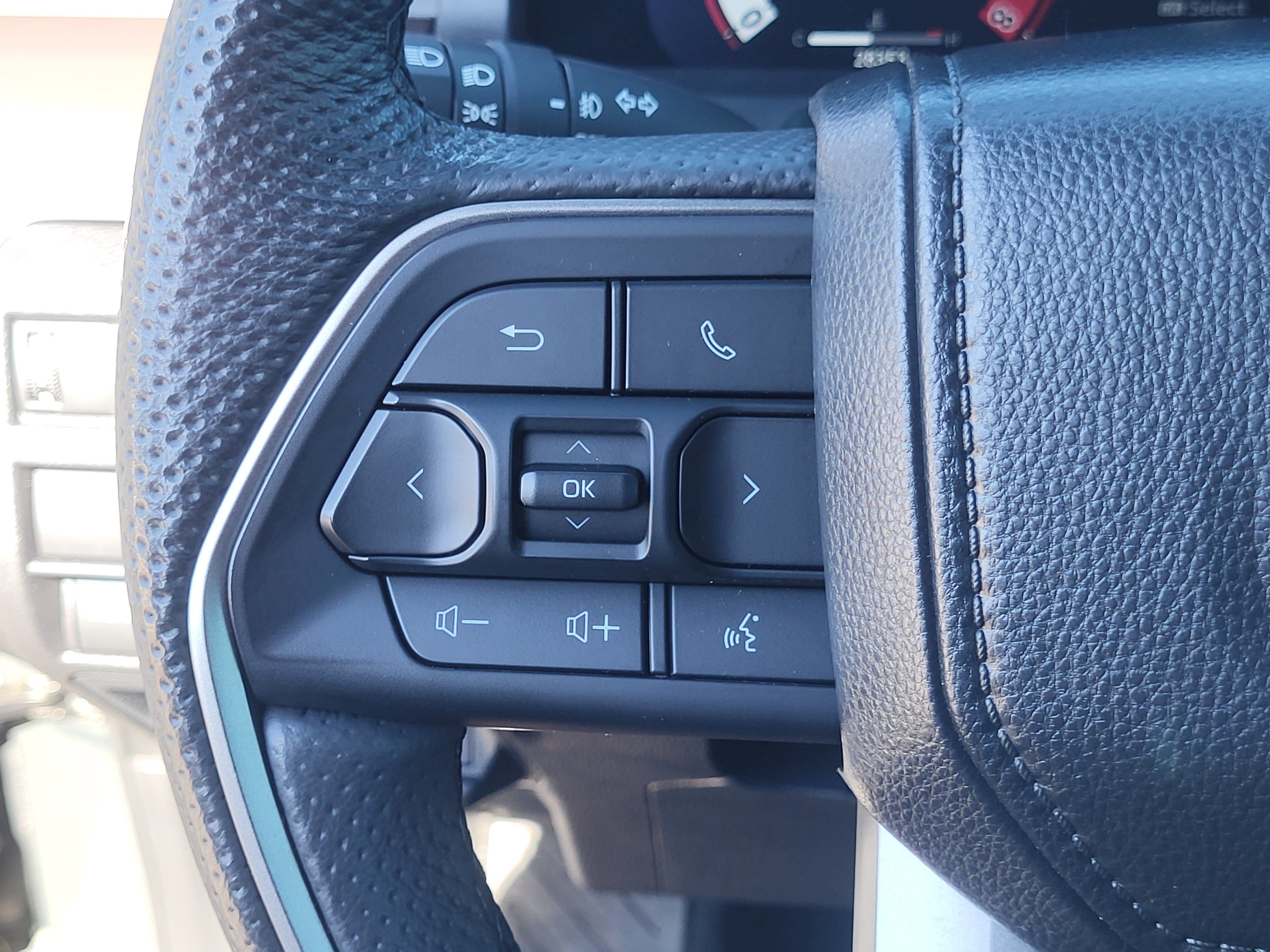 Used 2024 Toyota Tacoma TRD Off-Road w/ TRD Off Road Premium Package AWD/4WD image 15