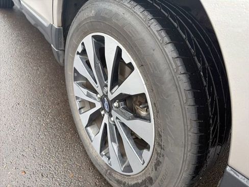 Used 2017 Subaru Outback 2.5i Limited image 12