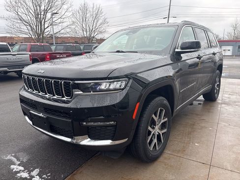 Used 2023 Jeep Grand Cherokee L Limited AWD/4WD image 8
