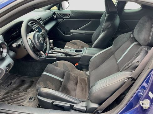 Used 2025 Toyota GR86 Premium w/ ALL Weather Mat Package (TMS) RWD image 21