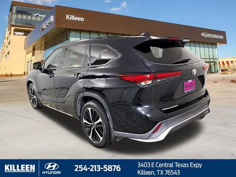 Used 2022 Toyota Highlander XSE AWD/4WD image 5