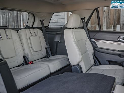 Used 2019 Ford Explorer Platinum image 24