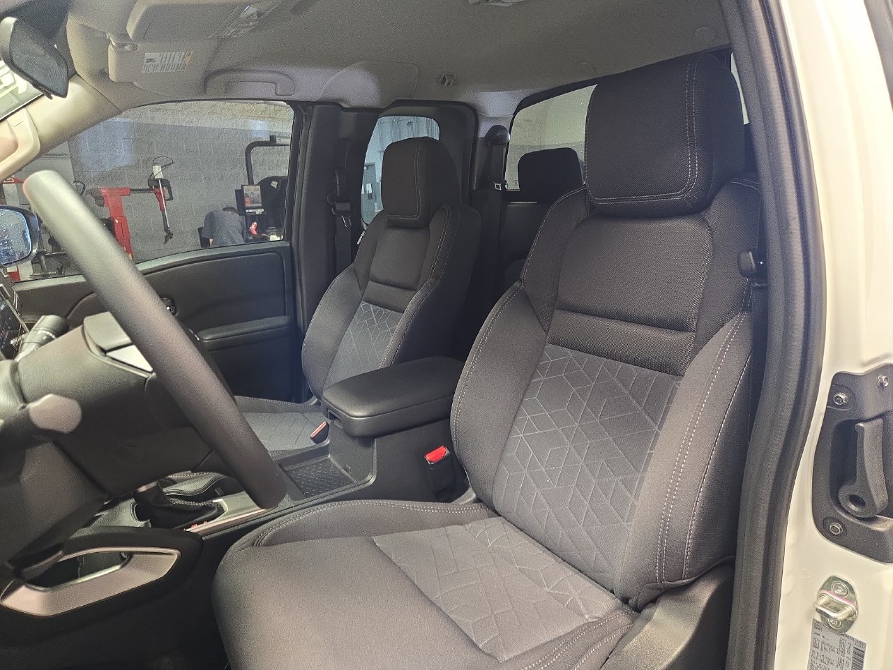 Certified 2025 Nissan Frontier SV RWD image 13