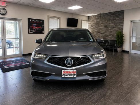 Used 2018 Acura TLX FWD image 8