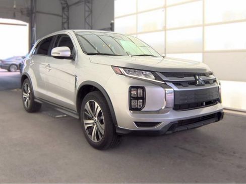 Used 2025 Mitsubishi Outlander Sport AWD image 3