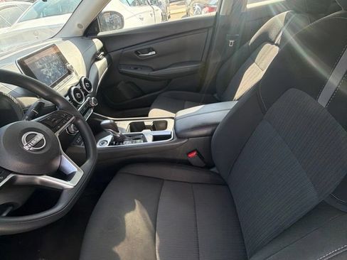 Used 2025 Nissan Sentra SV FWD image 9