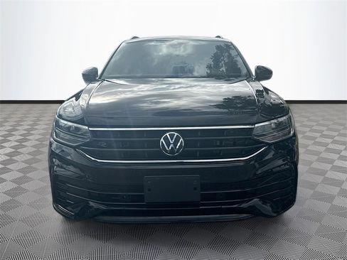 Used 2022 Volkswagen Tiguan SE R-Line image 2