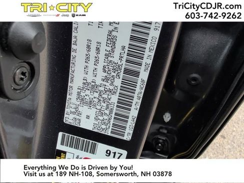 Used 2016 Toyota Tacoma Limited w/ Towing Package image 36