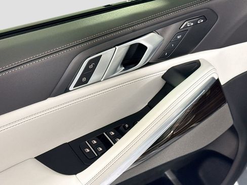 Used 2024 BMW X6 xDrive40i w/ Premium Package image 24