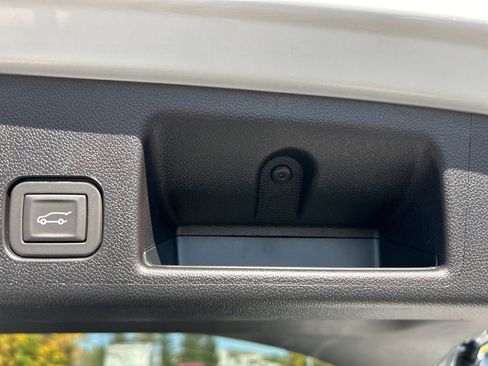 New 2026 Chevrolet Equinox EV LT image 30