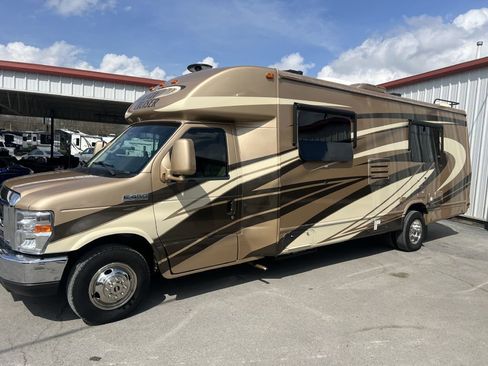 Used 2017 Ford E-450 and Econoline 450 Super Duty w/ Motorhome Prep Package RWD image 4