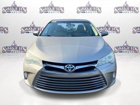 Used 2016 Toyota Camry LE FWD image 2