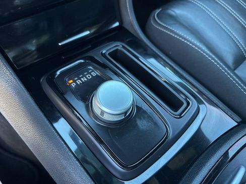 Used 2021 Chrysler 300 S image 29