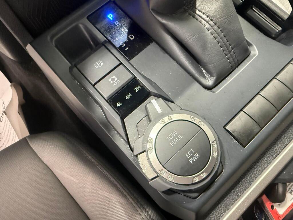 Certified 2025 Toyota Tacoma SR5 AWD/4WD image 31
