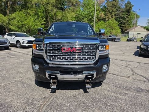 Used 2019 GMC Sierra 2500 Denali AWD/4WD image 2