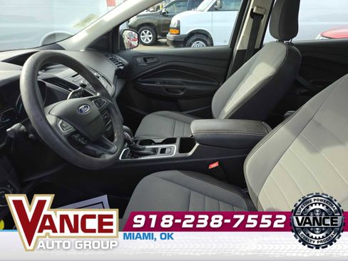 Used 2018 Ford Escape S image 10