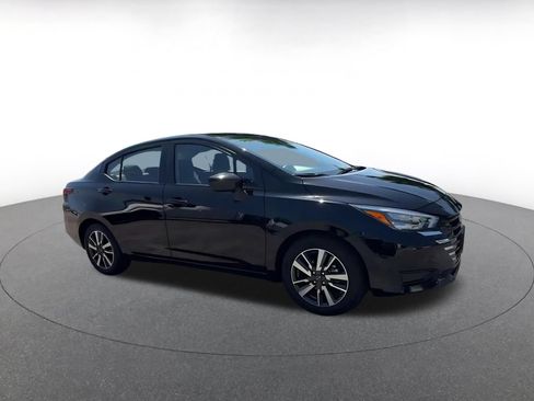 Used 2025 Nissan Versa SV FWD image 2