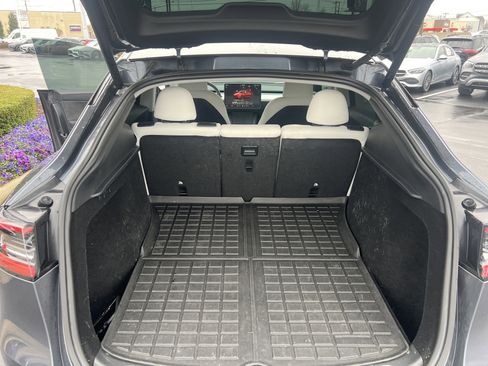 Used 2023 Tesla Model Y Long Range image 34