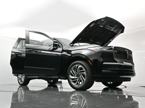 New 2026 Lincoln Navigator L Premier AWD/4WD image 52