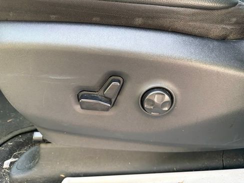 Used 2020 Chrysler Pacifica Touring-L Plus FWD image 16