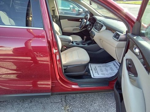 Used 2016 Kia Sorento FWD w/ LX Convenience Package image 4