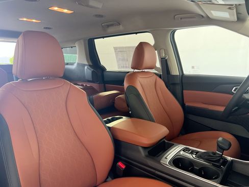 New 2026 Kia Carnival EX image 30