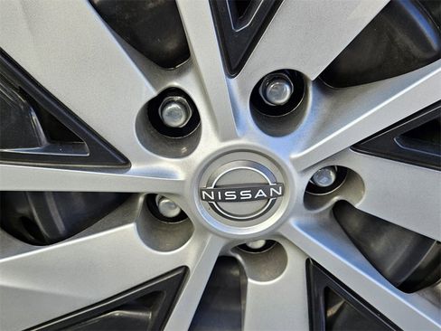 Used 2025 Nissan Altima 2.5 S image 10