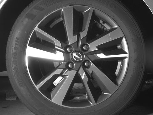 Used 2025 Nissan Versa SV FWD image 15