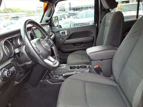 Used 2021 Jeep Gladiator Overland AWD/4WD image 17