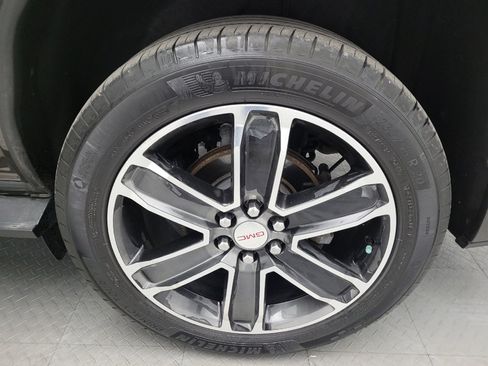 Used 2019 GMC Acadia Denali AWD/4WD image 31