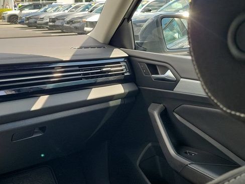 Certified 2025 Volkswagen Jetta S FWD image 4