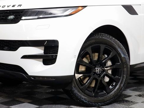 Used 2024 Land Rover Range Rover Sport SE image 3