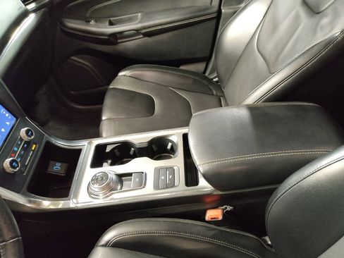 Used 2022 Ford Edge Titanium image 26