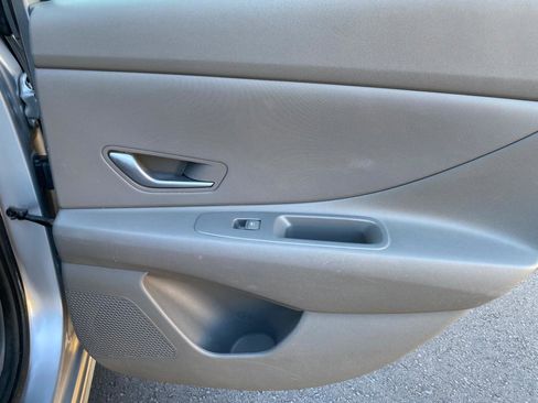Used 2021 Hyundai Elantra SEL FWD image 39