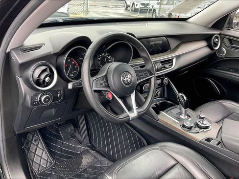 Used 2018 Alfa Romeo Stelvio Ti AWD/4WD image 13