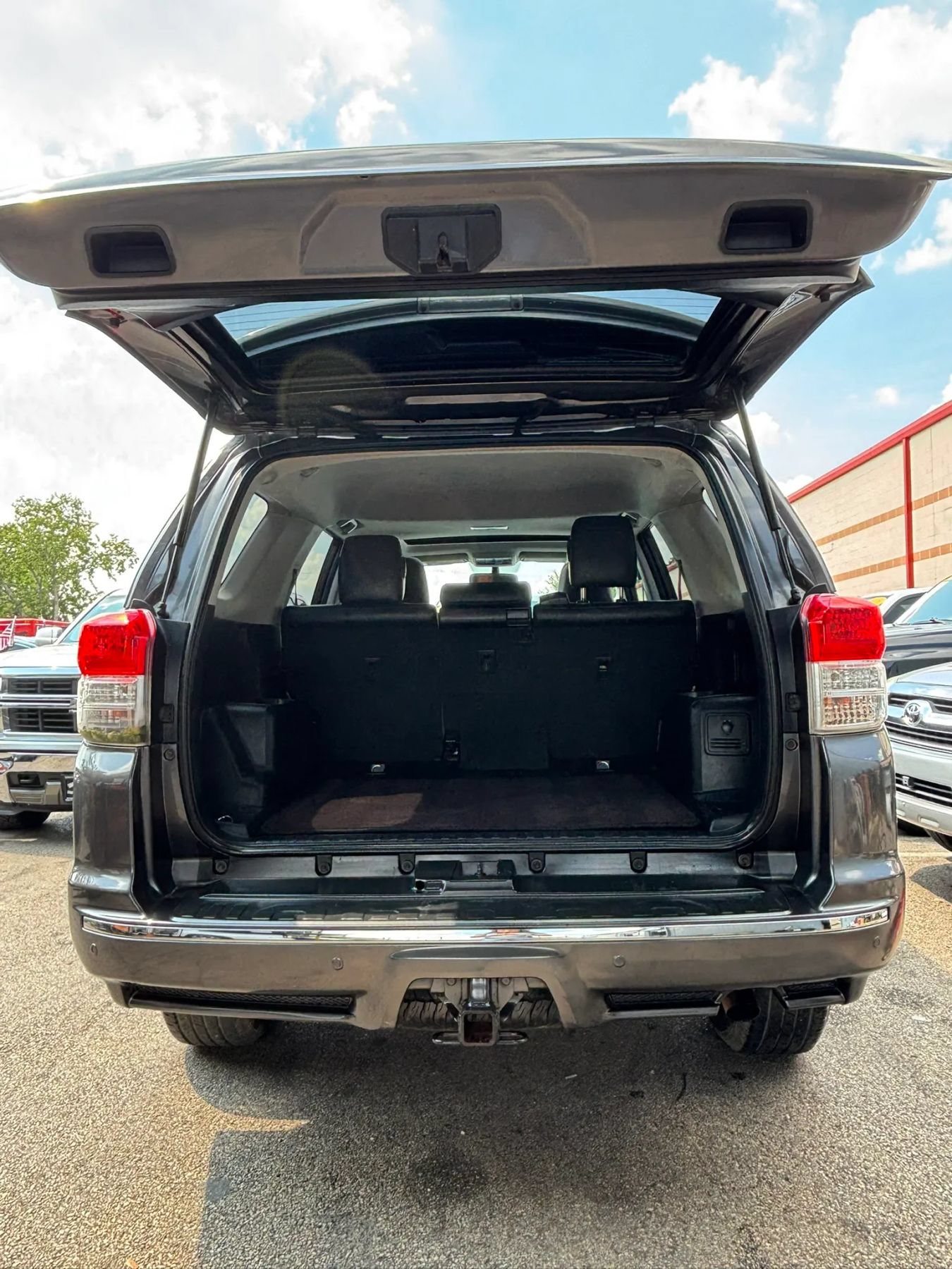 Used 2011 Toyota 4Runner SR5 w/ Premium Pkg w/Leather RWD image 9