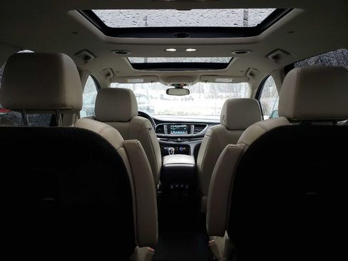 Used 2019 Buick Enclave Essence image 27