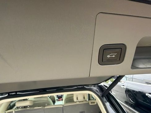 Used 2018 Cadillac XT5 Premium Luxury AWD/4WD image 7